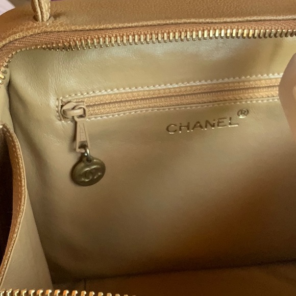 SOLD🌟CHANEL Timeless CC Vanity bag/Train Case Camel ✨GORGEOUS✨ - Picture 6 of 16